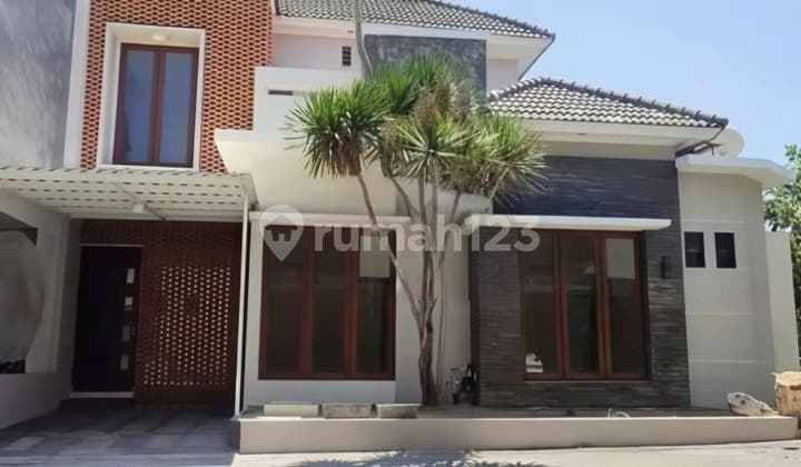 Rumah Minimalis Posisi Hook Kendangsari