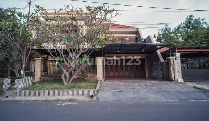 Rumah Mewah Kompleks Exclusive Margorejo Indah