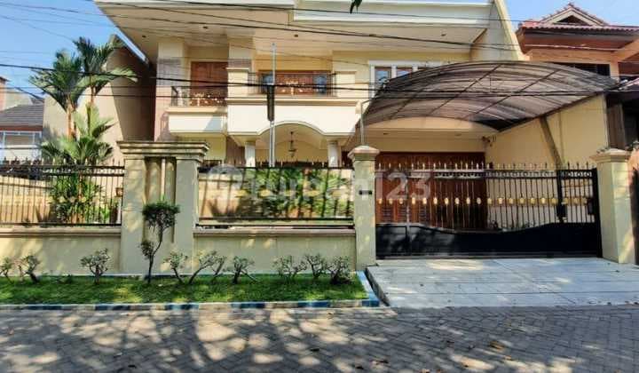 Dijual Rumah 2 Lantai Mewah Lokasi Manyar Strategis