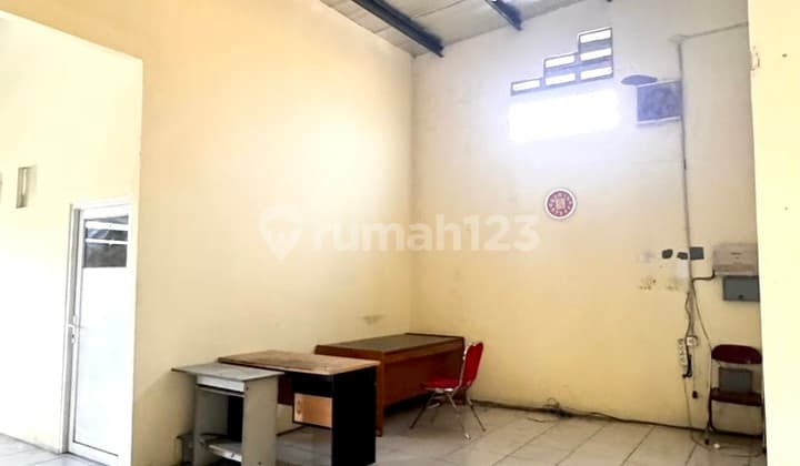 Gudang Siap Pakai di Pameuntasan Sayap Tki 5