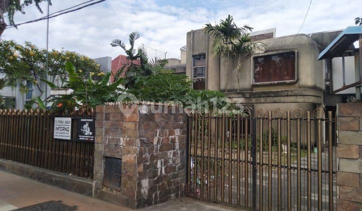 For Sale House on Raya Darmo Ready to be Rebuilt for Business and Warehouse