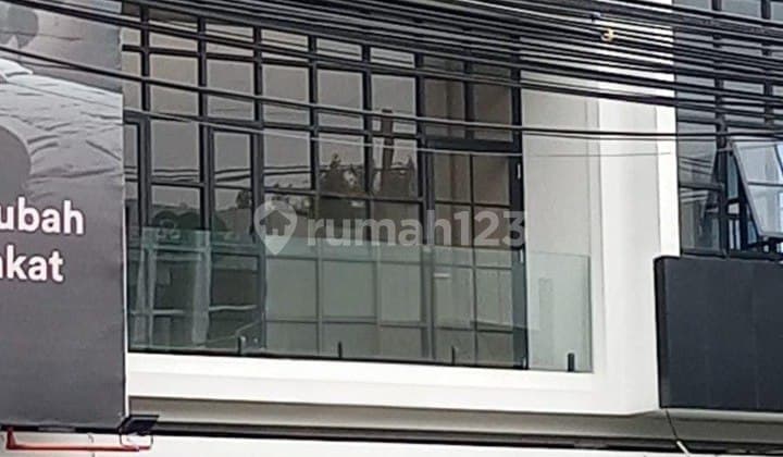 Ruko Siap Huni 4 Lantai Cocok untuk Usaha dan Kantor di Raya Dinoyo Surabaya