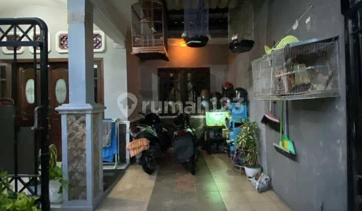 For Sale Ready-to-Occupy House in Ketintang Surabaya, Near Unesa