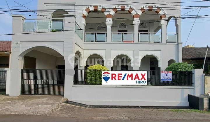 Rumah 2 Lantai Dekat Galaxy Lokasi Strategis