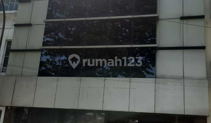 Ruko Strategis di Piazza Europa Lippo Karawaci, Full Renovasi Siap Pakai