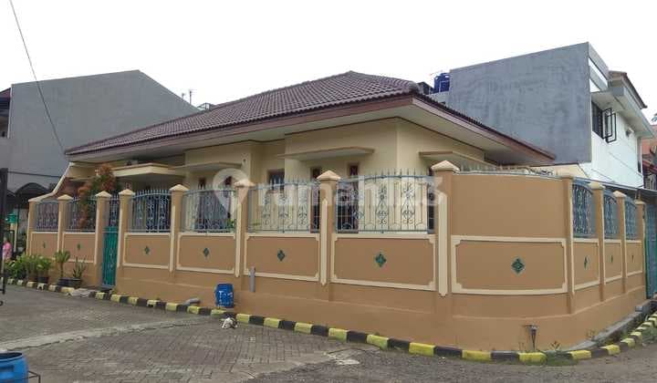 "Good and spacious house for rent in Palem Semi Karawaci"