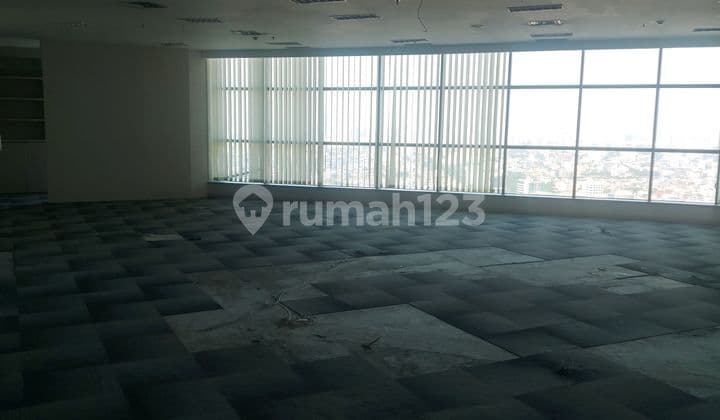 English: For Rent: Office Space APL Tower, Unfurnished, Ready to Use, Central Park, West Jakarta
