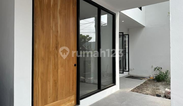 Dijual Rumah Pasar Minggu Jakarta Selatan 4+1 Bedroom Siap Huni