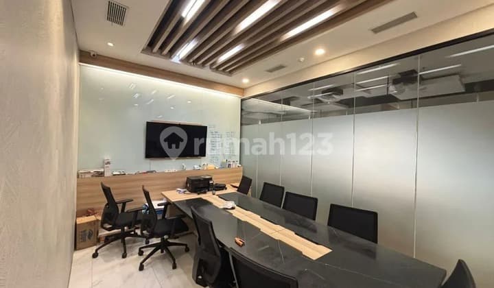 Disewakan Office Space Soho Capital Central Park Furnished