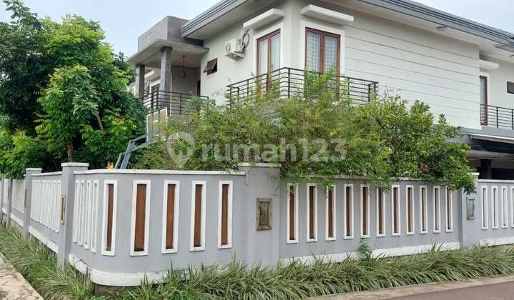 Rumah Cantik Hook di Bintaro, Pesanggrahan, Jakarta Selatan - Siap Huni!