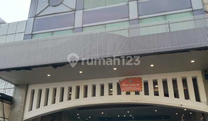 Dijual Gedung 3 Lantai Strategis di Pasar Baru, Jakarta Pusat