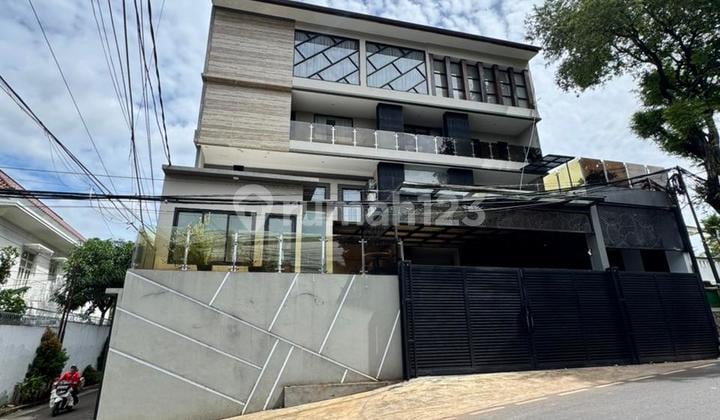 Rumah di Kemang Utara 3 Jakarta Selatan