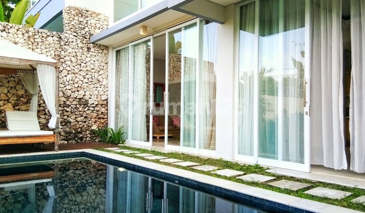 Villa dengan Privet Pool di Kawasan Elite Jimbaran , Dekat Ayana & Pantai Kubu