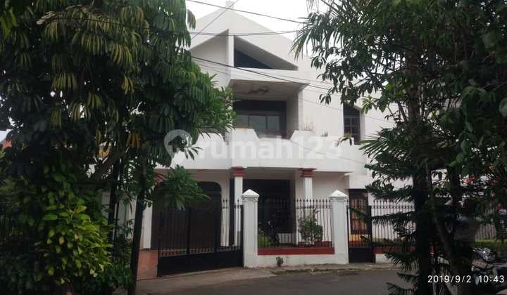 Dijual Murah! Rumah di Bintaro Sektor 2 - Jauh di Bawah Pasar!"