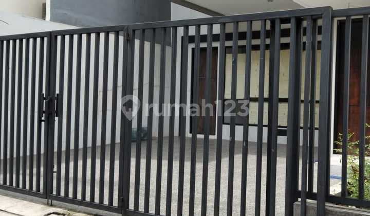 Rumah Strategis Di Tebet Barat