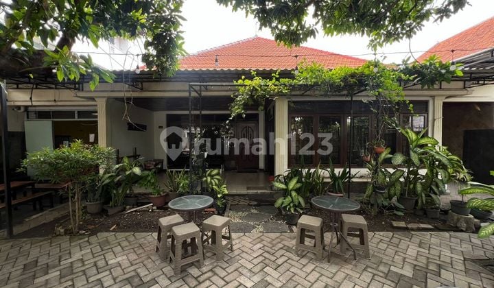 Affordable Ready-to-Occupy House on Jalan Kartini Surabaya Fer.b113