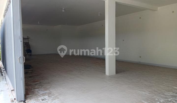 Disewakan Ruko 4 Pintu di Taman Giri - Lt 300 M²