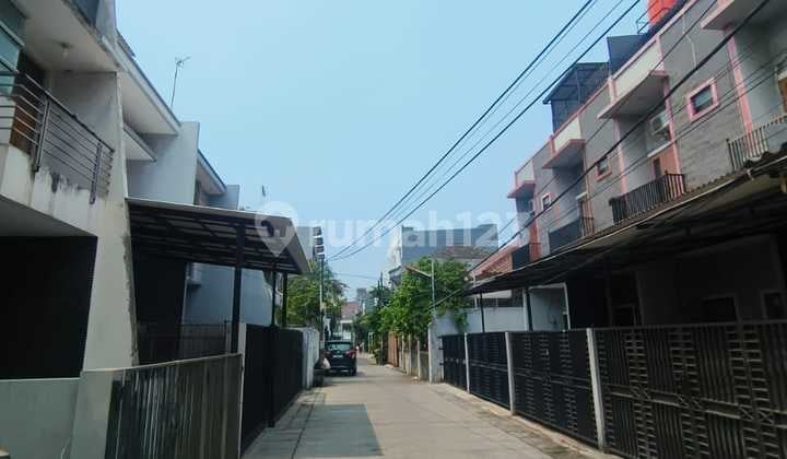 Di Jual Rumah Strategis di Duri Kepa Jakarta Barat