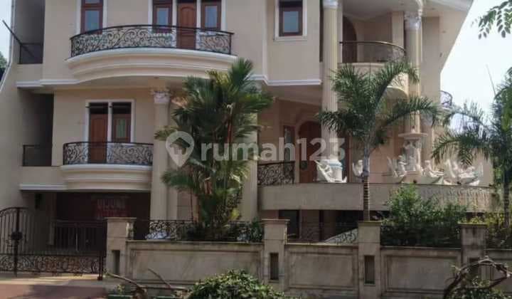 Di Jual Rumah Hoek Mewah di Kelapa Gading Jakarta Utara