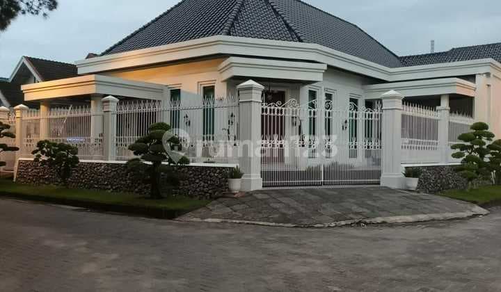 Rumah Mewah Posisi Hook Daerah Tasbih 1 Dekat Focal Point