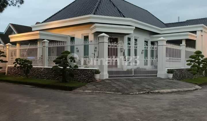 Rumah Mewah Posisi Hook Daerah Tasbih 1 Dekat Focal Point