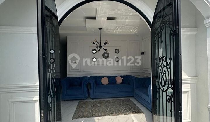 Rumah Mewah 3 Lantai Daerah Tasbih 2 Include Kolam Renang