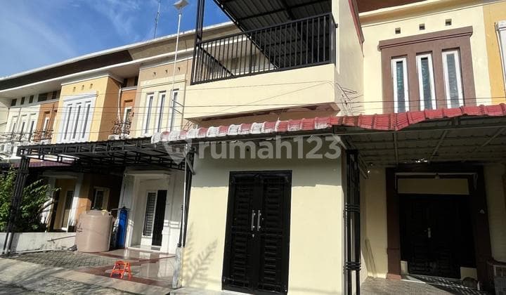 2-Storey Move-In Ready House with SHM Near Manhattan