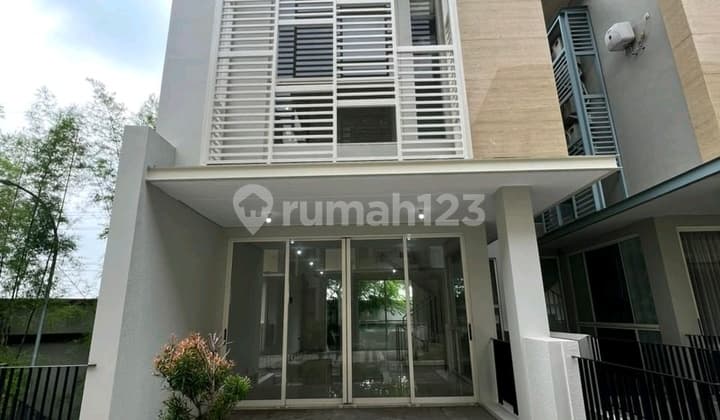Rumah 2 Lantai di Wisata Bukit Mas