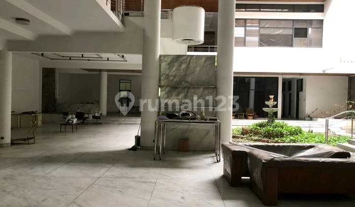 Rumah Usaha Raya Dharmahusada Indah