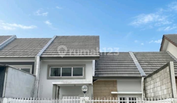 Rumah di Alana Cemandi