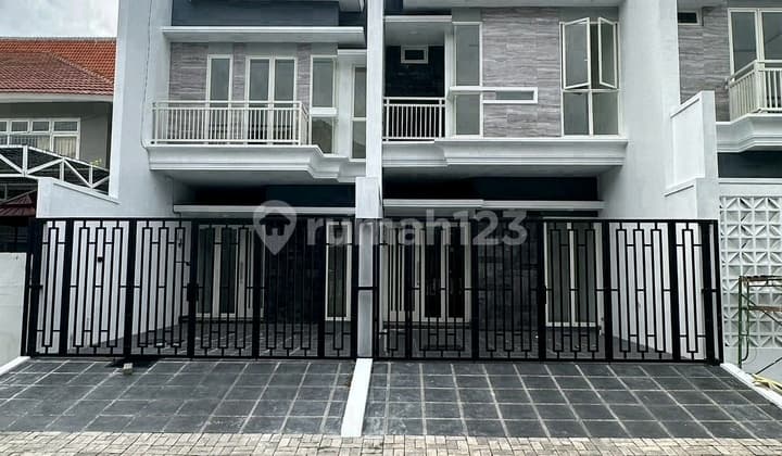 Baru Gress !! Modern Minimalis 2 Lantai di Jemursari