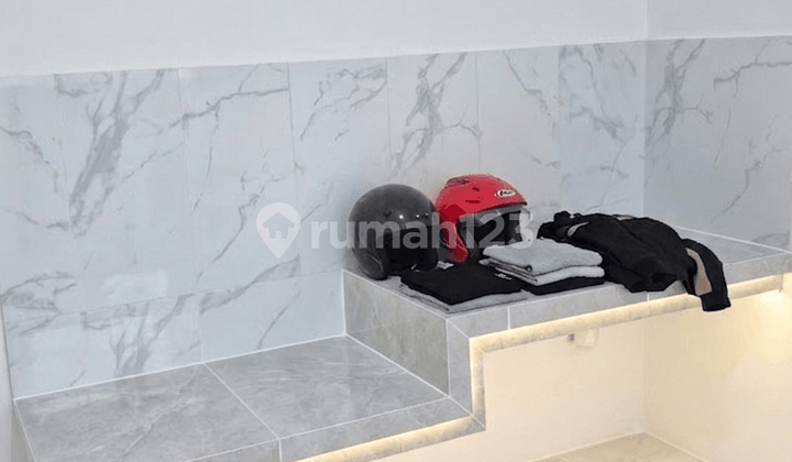 Sell Ready-to-Occupy House in Surabaya