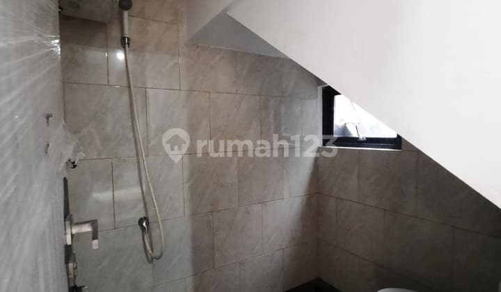 Rumah Cisauk Sudah Renovasi Siap Huni