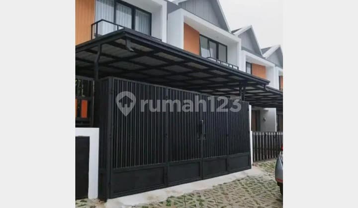 Neat and Ready-to-Occupy House in Harmoni Residence, Jelupang, BSD, South Tangerang