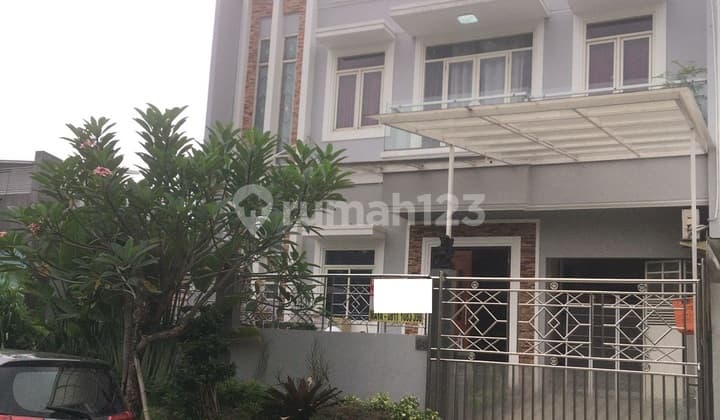 Rumah 2 Lantai Bangunan Mandiri Phg Pondok Hijau Golf Sapphire, Gading Serpong