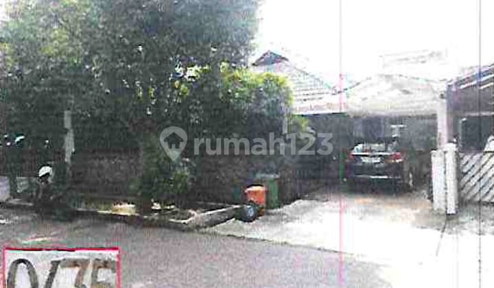 Langkah Kaki ke MRT! Rumah Mewah 2 Lantai di Lebak Bulus - Lokasi Strategis !