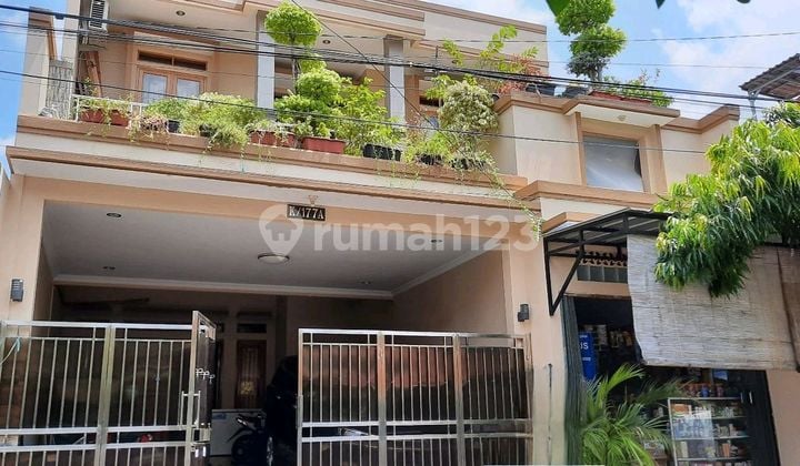 Lokasi Emas Jakarta Timur! Rumah Strategis di Utan Kayu Selatan, Bebas Macet ke Pusat Kota."