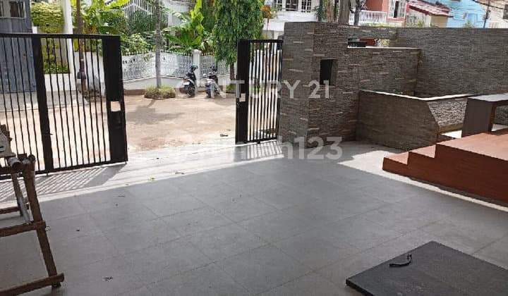 Rumah New Brand Cantik di Kelapa Gading