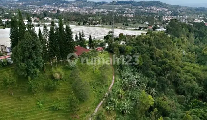 Dijual Tanah Komersil dan Bangunan Villa di Lembang Bandung