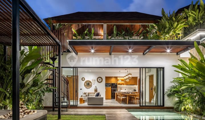 Vila Pantai Mewah 4 Kamar Tidur untuk Sewa Bulanan - Batu Bolong, Canggu