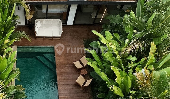 Vila Mewah 3 Kamar Tidur, 300 M ke Pantai Batu Bolong - Kesempatan Langka! (Harga Khusus / Distressed Deal)