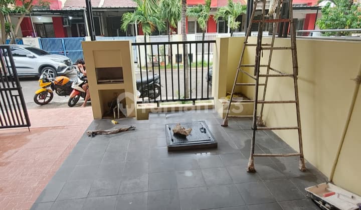 Disewakan Rumah Dalam Cluster Kota Harapan Indah Bekasi