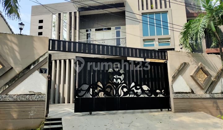 Disewakan Rumah Mewah Daerah Semarang Atas di Jl. Karangrejo