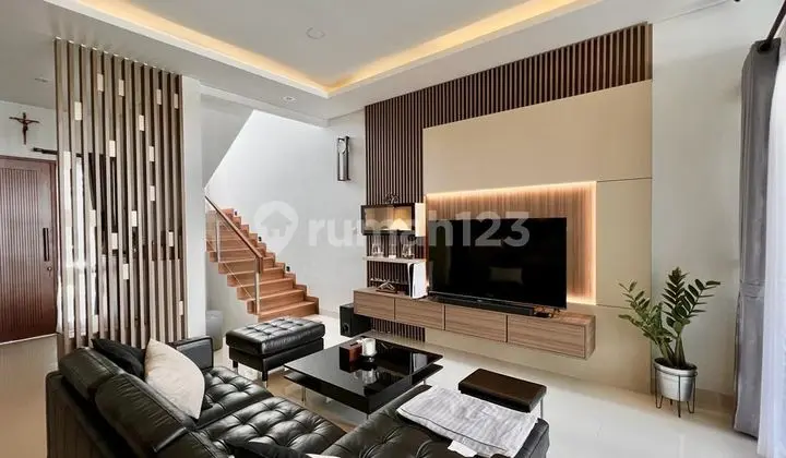 Modern Furnished 2-Story House in Setra Duta Dago Grande, North Facing