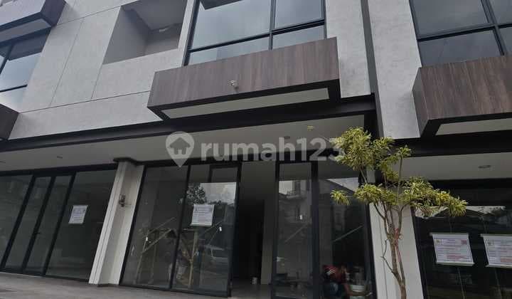 Ruko Baru Modern 3 Lantai di Setraduta Unit Terbatas