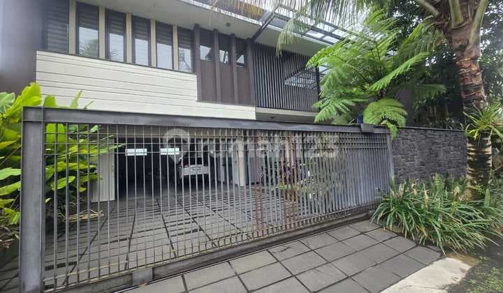 Rumah Mewah One Gate System di Setra Duta Bandung Kota