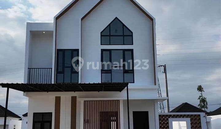 Exclusive Minimalist House, Close to Mataram City Center