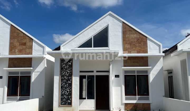 Modern Minimalist House Near Mataram City