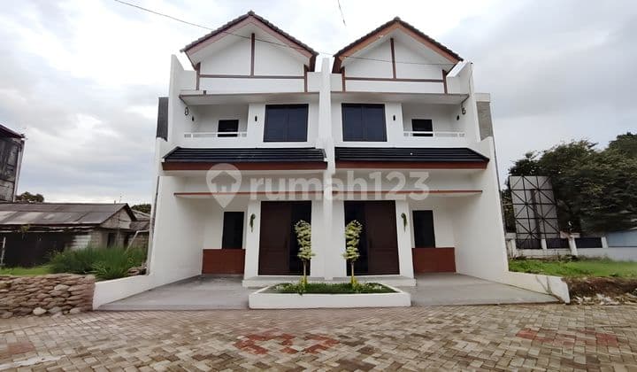 Rumah 2 Lantai Gaya Jepang Bikin Heboh & Hemat Kalo ke Jakarta