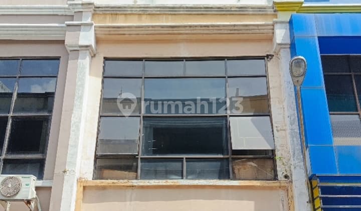 Jual / Sewa Ruko 3 Lantai, Lokasi Strategis